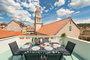 Stonehouse Lino for 6 with sea view, Trogir